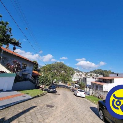 Terreno Comercial/Residencial com 912m², no bairro Carvoeira em Florianópolis