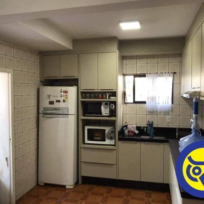 Casa Residencial com 191m², 4 quartos, 1 suíte, 2 garagens, no bairro Centro em Florianópolis