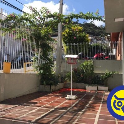Casa Residencial com 191m², 4 quartos, 1 suíte, 2 garagens, no bairro Centro em Florianópolis
