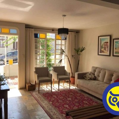 Casa Residencial com 191m², 4 quartos, 1 suíte, 2 garagens, no bairro Centro em Florianópolis