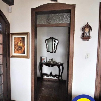 Casa Residencial com 536m², 4 quartos, 1 suíte, 4 garagens, no bairro Centro em Florianópolis