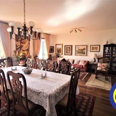 Casa Residencial com 536m², 4 quartos, 1 suíte, 4 garagens, no bairro Centro em Florianópolis