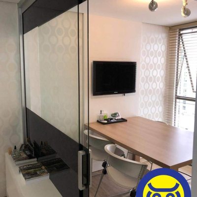 Sala com 24m², 1 garagem, no bairro Centro em Florianópolis
