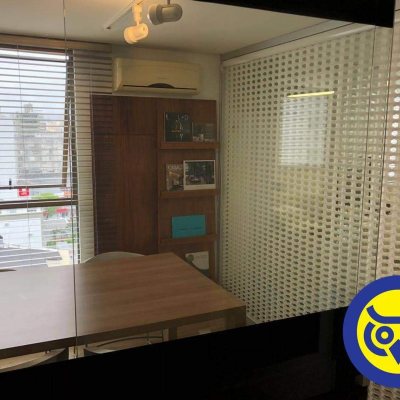 Sala com 24m², 1 garagem, no bairro Centro em Florianópolis