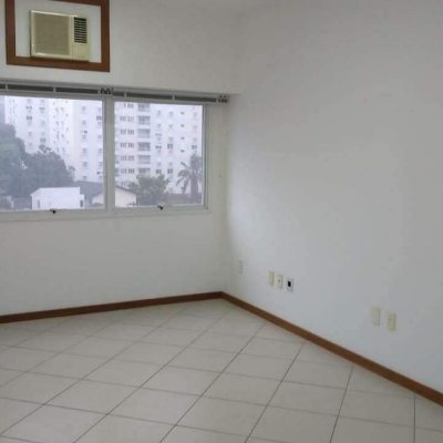 Sala com 23m², 1 garagem, no bairro Trindade em Florianópolis