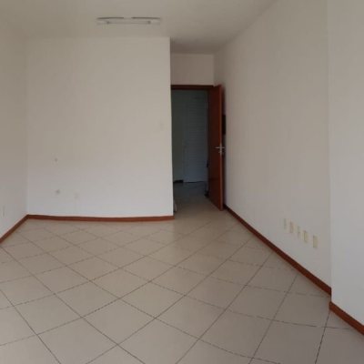 Sala com 23m², 1 garagem, no bairro Trindade em Florianópolis