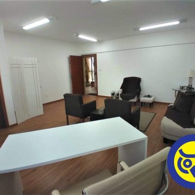 Sala com 36m², no bairro Centro em Florianópolis