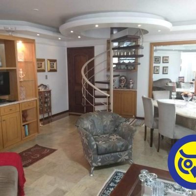 Cobertura com 226m², 4 quartos, 2 suítes, 2 garagens, no bairro Centro em Florianópolis