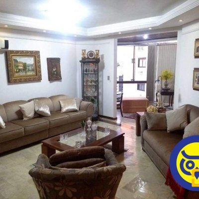 Cobertura com 226m², 4 quartos, 2 suítes, 2 garagens, no bairro Centro em Florianópolis