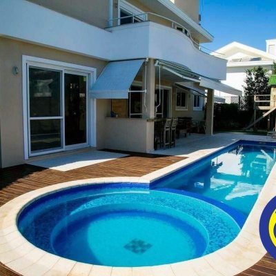 Casa Residencial com 436m², 4 quartos, 4 suítes, 6 garagens, no bairro Jurerê Internacional em Florianópolis