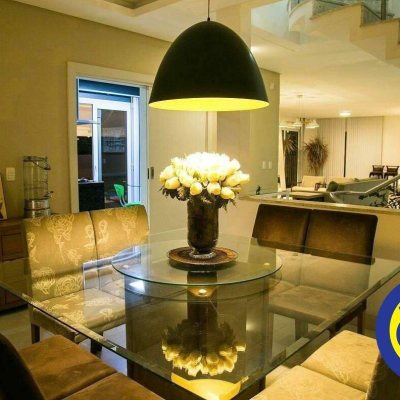 Casa Residencial com 436m², 4 quartos, 4 suítes, 6 garagens, no bairro Jurerê Internacional em Florianópolis