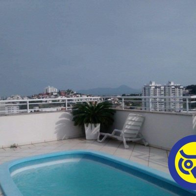 Cobertura com 348m², 3 quartos, 2 suítes, 4 garagens, no bairro Estreito em Florianópolis