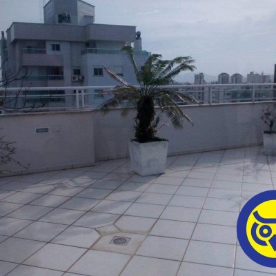 Cobertura com 348m², 3 quartos, 2 suítes, 4 garagens, no bairro Estreito em Florianópolis