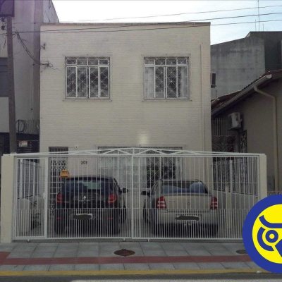Casa Residencial com 198m², 3 quartos, 2 garagens, no bairro Centro em Florianópolis