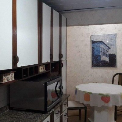 Casa Residencial com 198m², 3 quartos, 2 garagens, no bairro Centro em Florianópolis