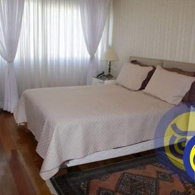 Apartamentos com 266m², 4 quartos, 2 suítes, 2 garagens, no bairro Centro em Florianópolis