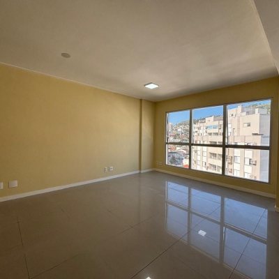 Sala com 67m², 178 garagens, no bairro Centro em Florianópolis