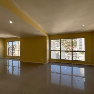 Sala com 67m², 178 garagens, no bairro Centro em Florianópolis