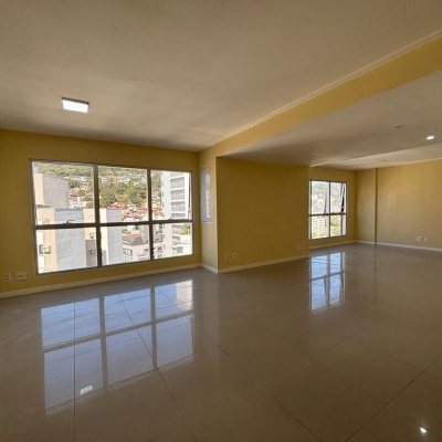 Sala com 67m², 178 garagens, no bairro Centro em Florianópolis