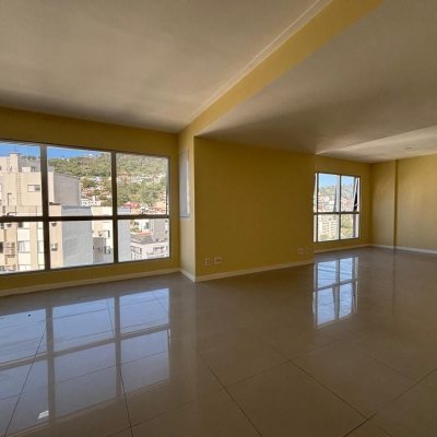 Sala com 67m², 178 garagens, no bairro Centro em Florianópolis