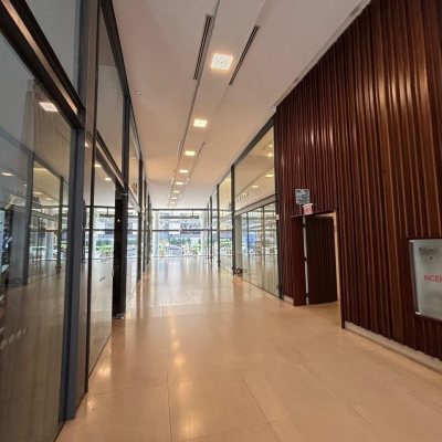 Sala com 67m², 178 garagens, no bairro Centro em Florianópolis