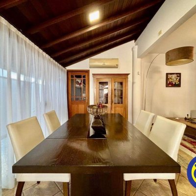 Casa Residencial com 600m², 5 quartos, 3 suítes, 3 garagens, no bairro Jurerê Internacional em Florianópolis