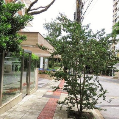 Apartamentos com 117m², 3 quartos, 3 suítes, 3 garagens, no bairro Centro em Florianópolis