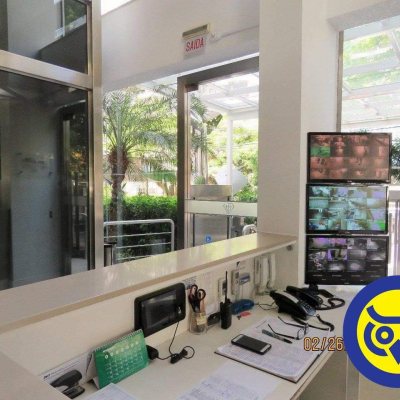 Apartamentos com 117m², 3 quartos, 3 suítes, 3 garagens, no bairro Centro em Florianópolis