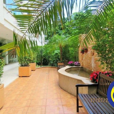 Apartamentos com 117m², 3 quartos, 3 suítes, 3 garagens, no bairro Centro em Florianópolis