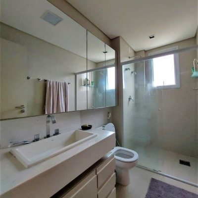 Apartamentos com 117m², 3 quartos, 3 suítes, 3 garagens, no bairro Centro em Florianópolis