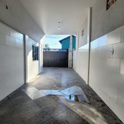 Casa Residencial com 125m², 4 quartos, 2 garagens, no bairro Campeche em Florianópolis