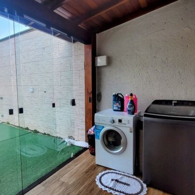 Casa Residencial com 125m², 4 quartos, 2 garagens, no bairro Campeche em Florianópolis