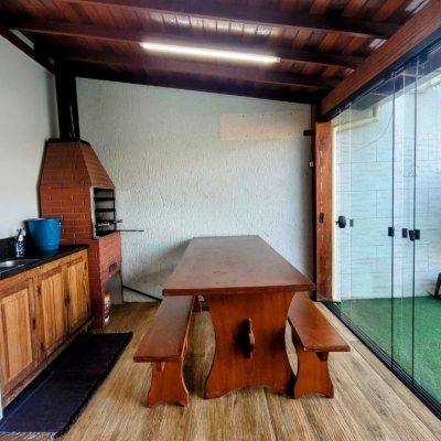 Casa Residencial com 125m², 4 quartos, 2 garagens, no bairro Campeche em Florianópolis