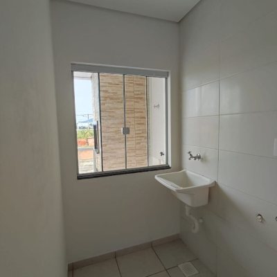 Predio com 480m², 8 garagens, no bairro Vargem Grande em Florianópolis