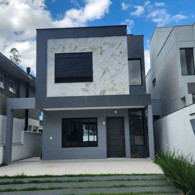 Casa Residencial com 149m², 3 quartos (sendo 3 suítes), 2 garagens, no bairro Santo Antônio De Lisboa em Florianópolis