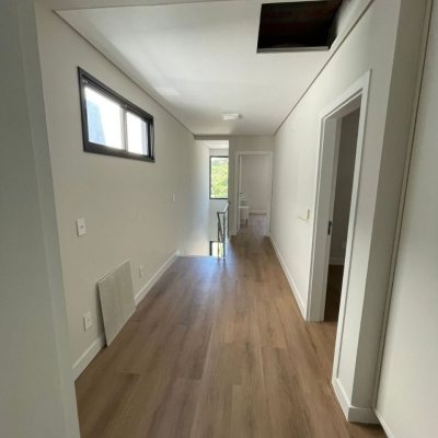 Casa Residencial com 149m², 3 quartos (sendo 3 suítes), 2 garagens, no bairro Santo Antônio De Lisboa em Florianópolis