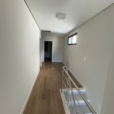 Casa Residencial com 149m², 3 quartos (sendo 3 suítes), 2 garagens, no bairro Santo Antônio De Lisboa em Florianópolis
