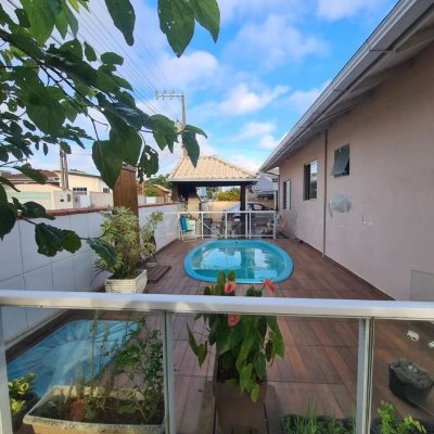 Casa Residencial com 120m², 3 quartos, 1 suíte, 2 garagens, no bairro São João Do Rio Vermelho em Florianópolis