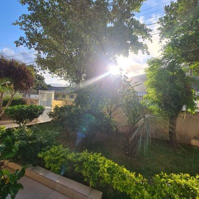 Casa Residencial com 120m², 3 quartos, 1 suíte, 2 garagens, no bairro São João Do Rio Vermelho em Florianópolis