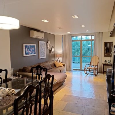 Apartamentos com 178m², 4 quartos, 1 suíte, 2 garagens, no bairro Agronômica em Florianópolis