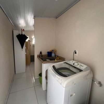 Casa Residencial com 150m², 3 quartos, 1 suíte, 2 garagens, no bairro São João Do Rio Vermelho em Florianópolis