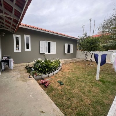 Casa Residencial com 150m², 3 quartos, 1 suíte, 2 garagens, no bairro São João Do Rio Vermelho em Florianópolis