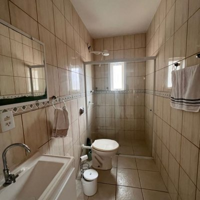 Casa Residencial com 150m², 3 quartos, 1 suíte, 2 garagens, no bairro São João Do Rio Vermelho em Florianópolis