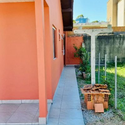 Casa Residencial com 60m², 2 quartos, 1 garagem, no bairro São João Do Rio Vermelho em Florianópolis