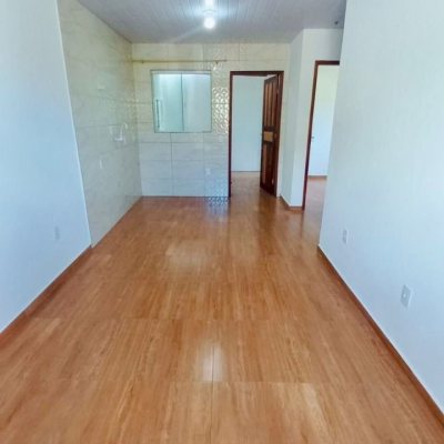 Casa Residencial com 60m², 2 quartos, 1 garagem, no bairro São João Do Rio Vermelho em Florianópolis