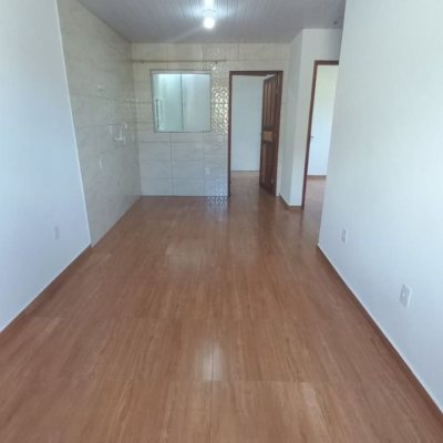Casa Residencial com 60m², 2 quartos, 1 garagem, no bairro São João Do Rio Vermelho em Florianópolis