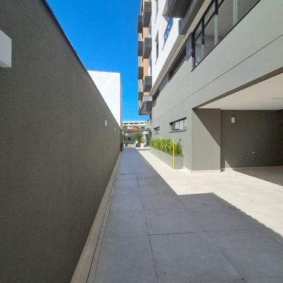 Apartamentos com 59m², 2 quartos (sendo 1 suíte), 1 garagem, no bairro Ingleses do Rio Vermelho em Florianópolis