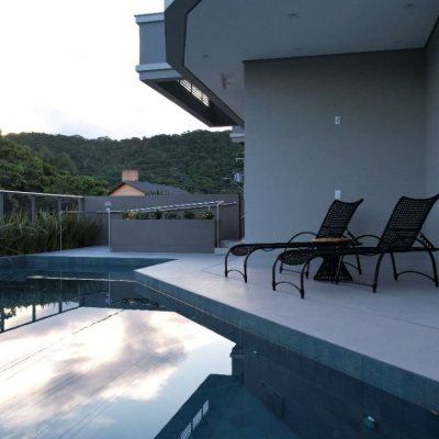 Apartamentos com 109m², 2 quartos, 1 suíte, 1 garagem, no bairro Ingleses do Rio Vermelho em Florianópolis