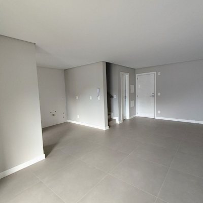 Apartamentos com 109m², 2 quartos, 1 suíte, 1 garagem, no bairro Ingleses do Rio Vermelho em Florianópolis