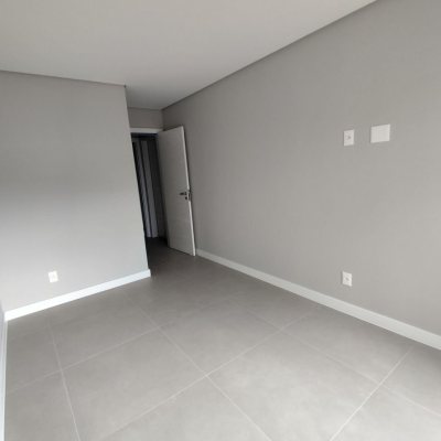 Apartamentos com 109m², 2 quartos, 1 suíte, 1 garagem, no bairro Ingleses do Rio Vermelho em Florianópolis